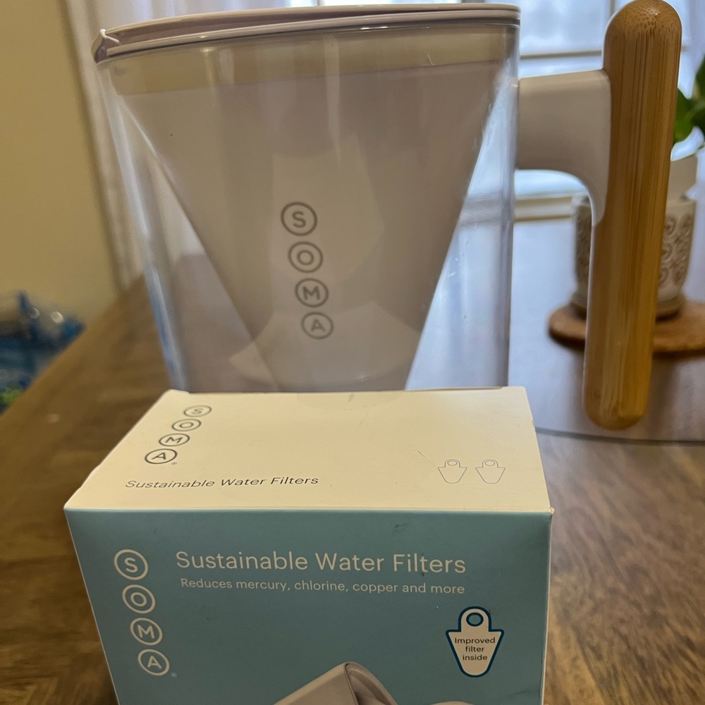 SOMA Water Filter Pitcher  / Sustainable Water Filter bundle